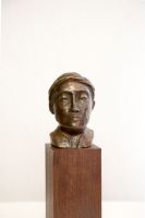 Zoon' Indische grootmoeder', brons, h. 12 cm.